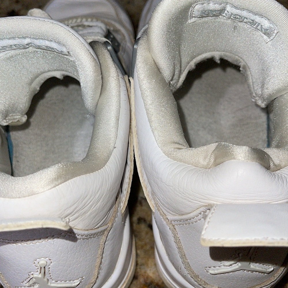Jordan 4 Retro - Picture 4 of 11
